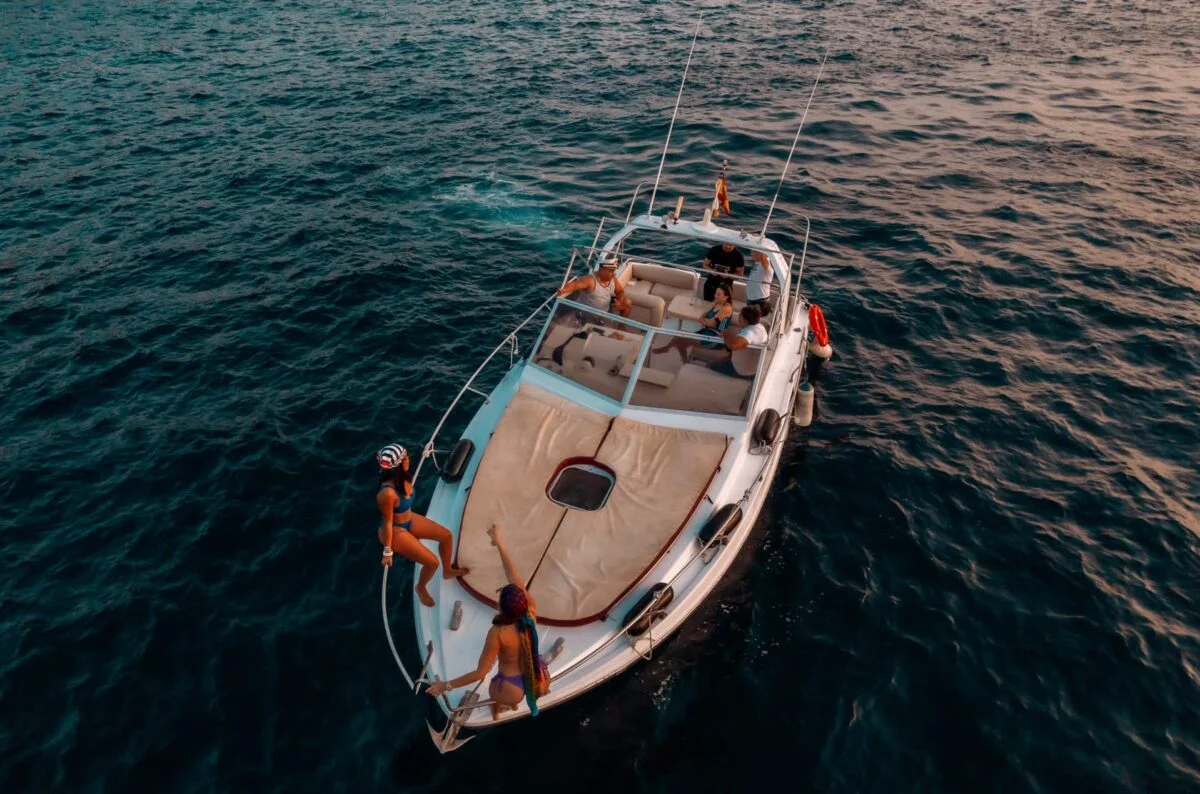 Habana 1 Private charter